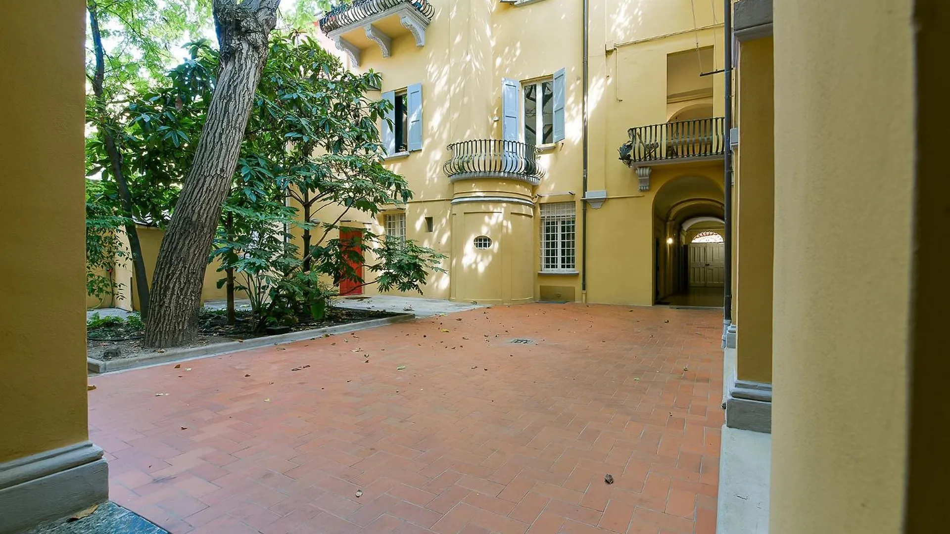 San Vitale 5 Stelle - Central Luxury Apartment Μπολόνια 0*,